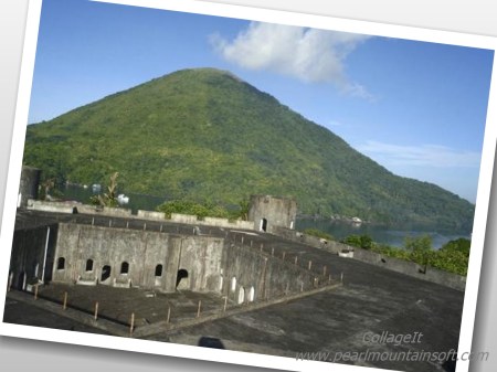 sumber : http://www.tripadvisor.com/Attraction_Review-g2444699-d3258075-Reviews-Gunung_Banda_Api-Banda_Neira_Maluku_Islands.html
