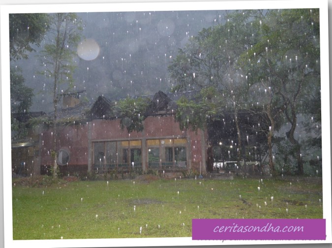 Hujan di Echo Valley...